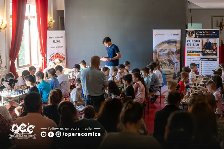 Atmosfera din sala Cupei Atelierele Micul Artist